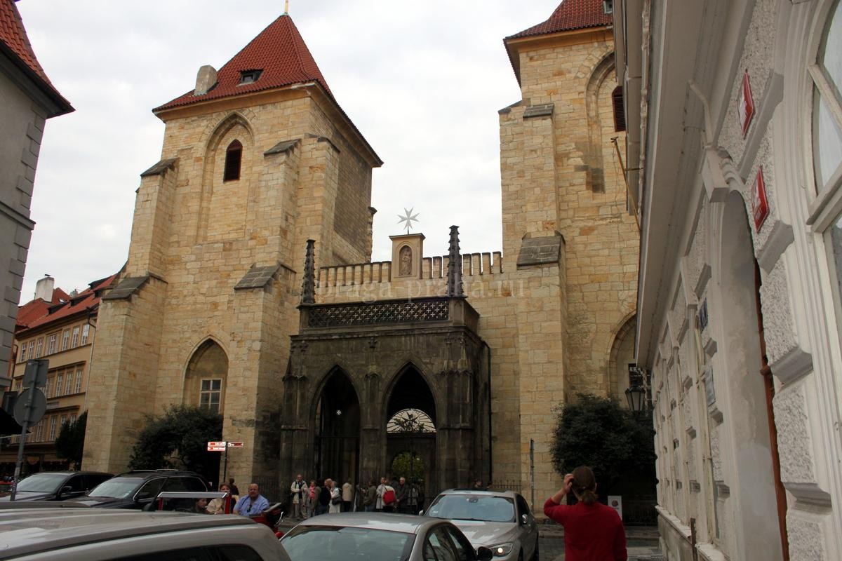 P. Marie pod řetězem